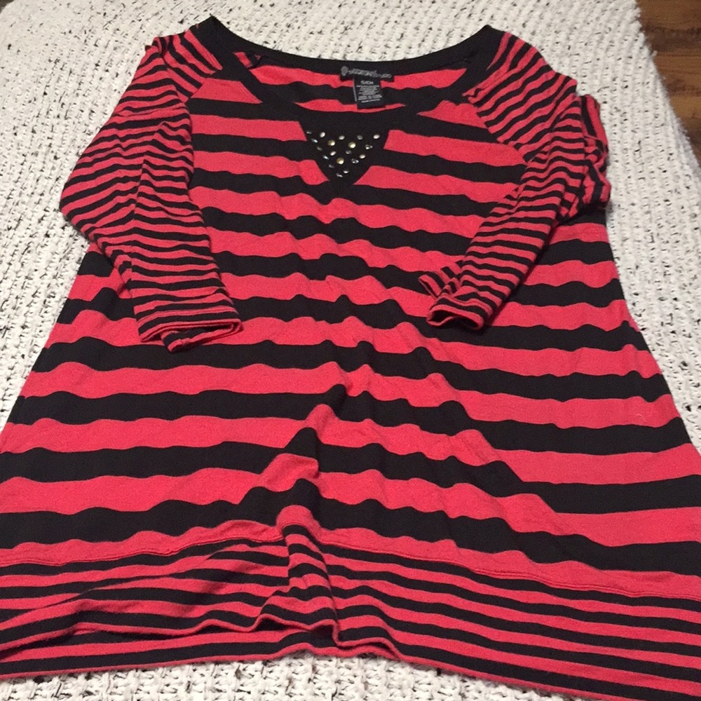Women’s small top, red & black striped.